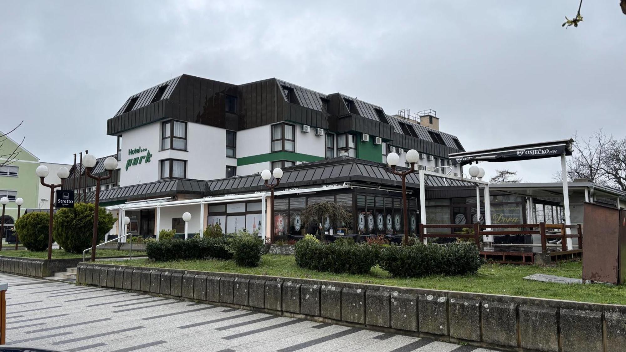 Hotel Park Nasice Extérieur photo