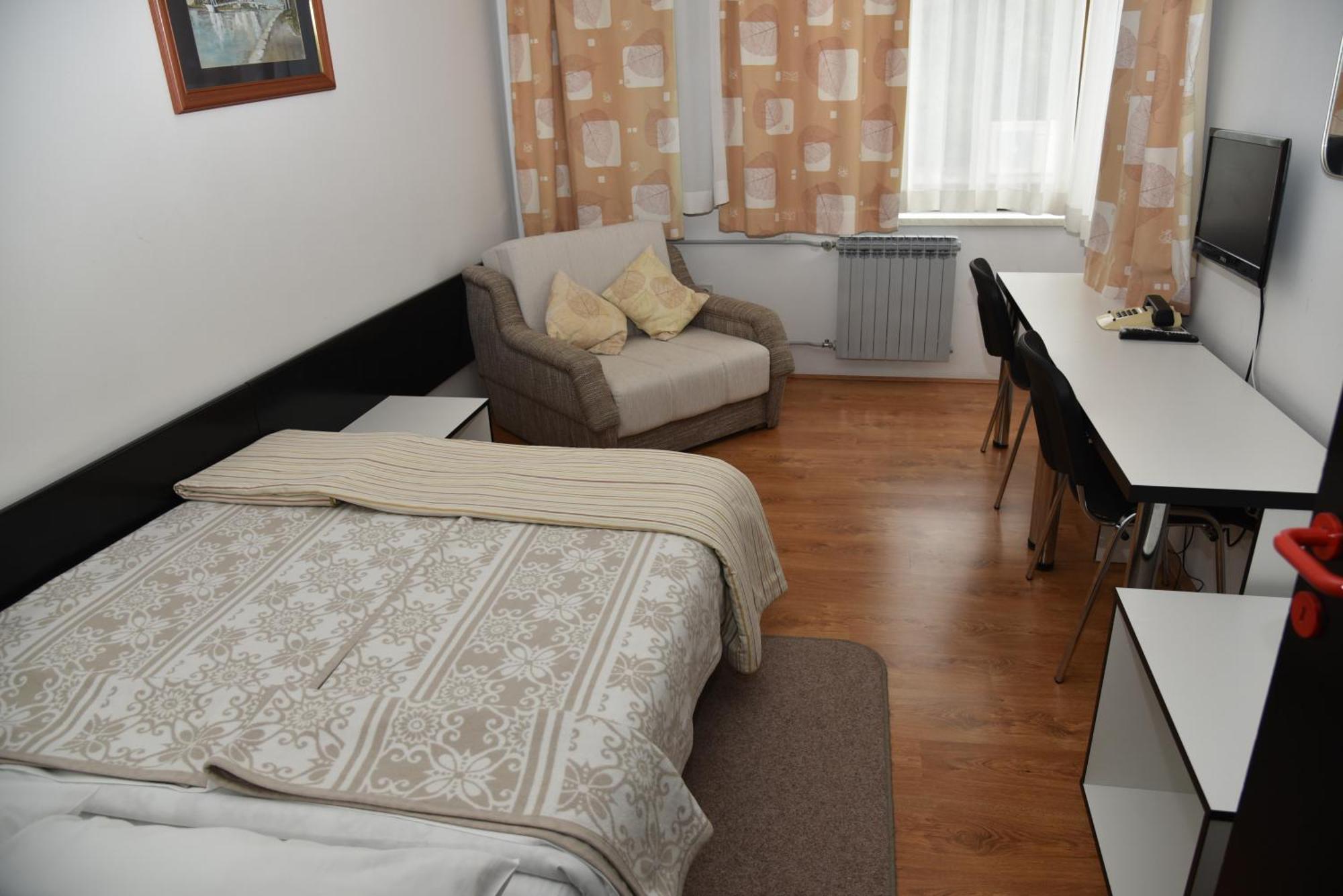 Hotel Park Nasice Extérieur photo