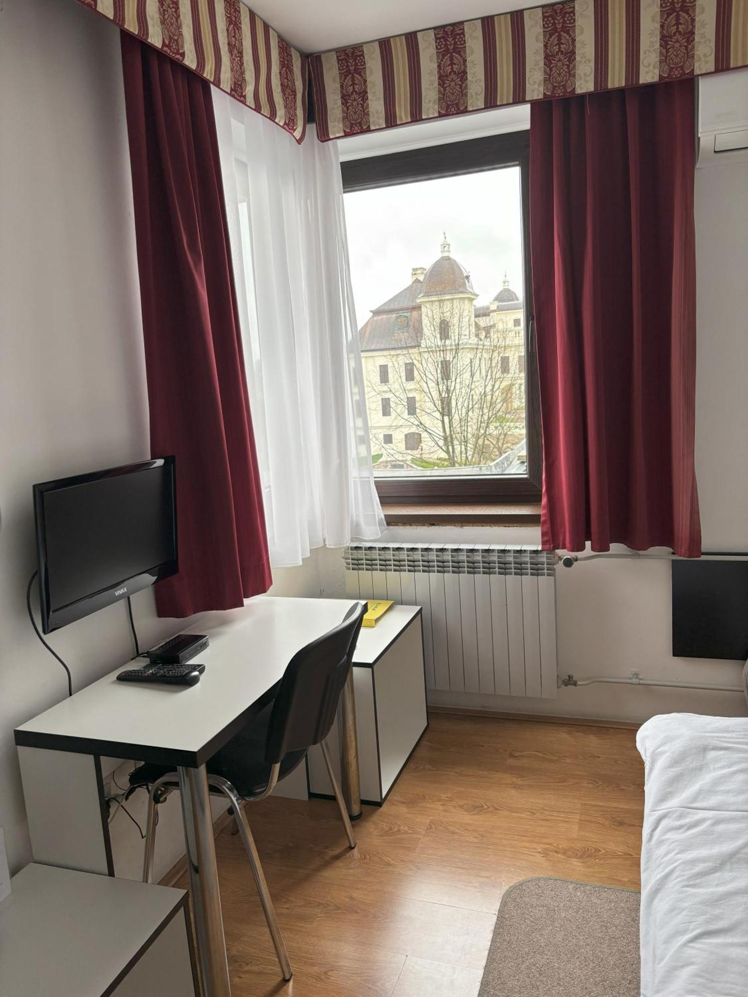 Hotel Park Nasice Extérieur photo